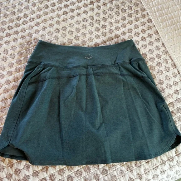 Beyond Yoga Spacedye Lined Movement Skirt - Picture 3 of 5